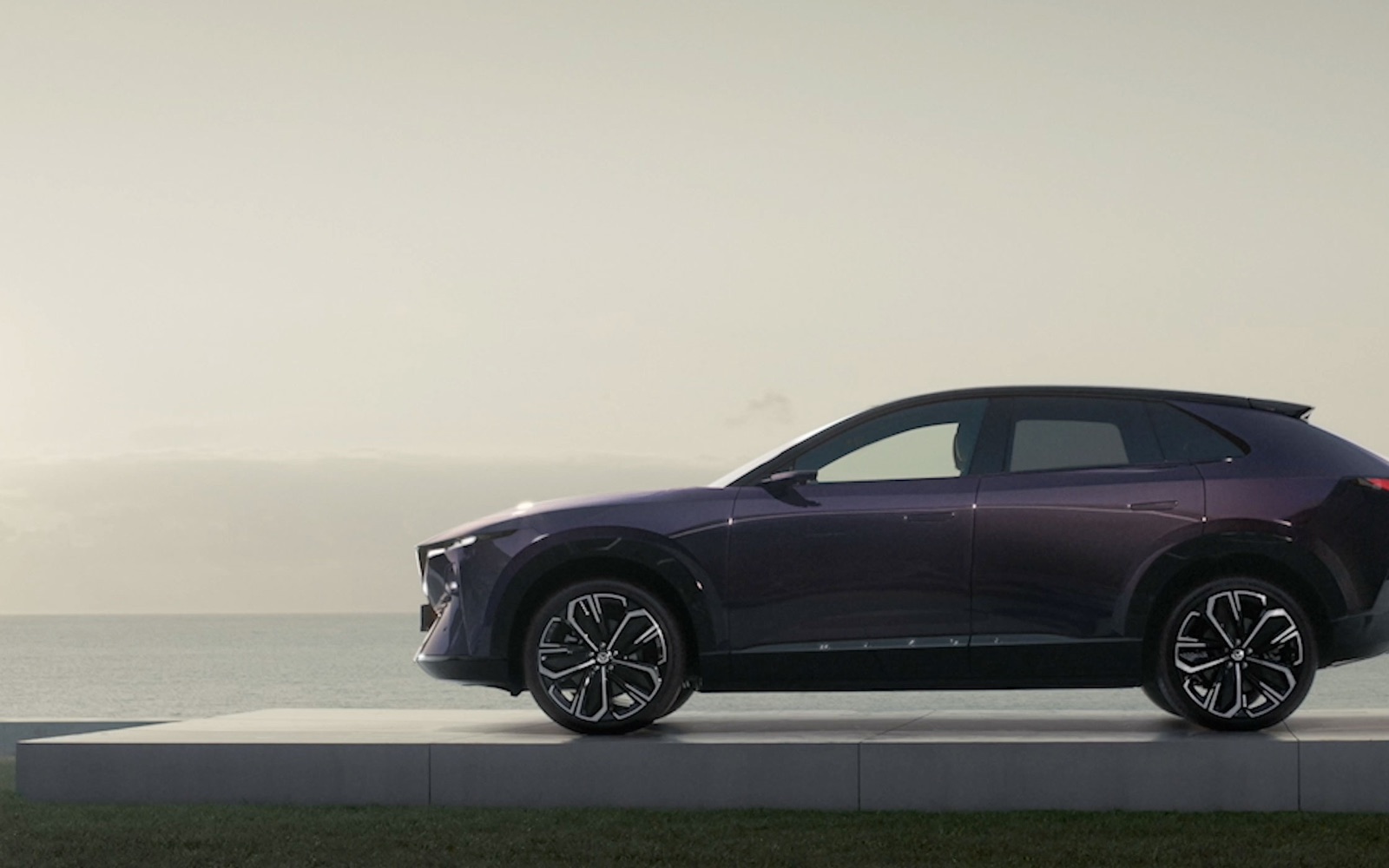 Mazda CX-6e skladom — AutoPalace Panónska